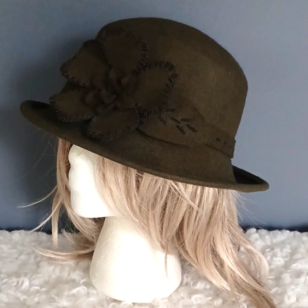Wool Elegant Hat - image 1